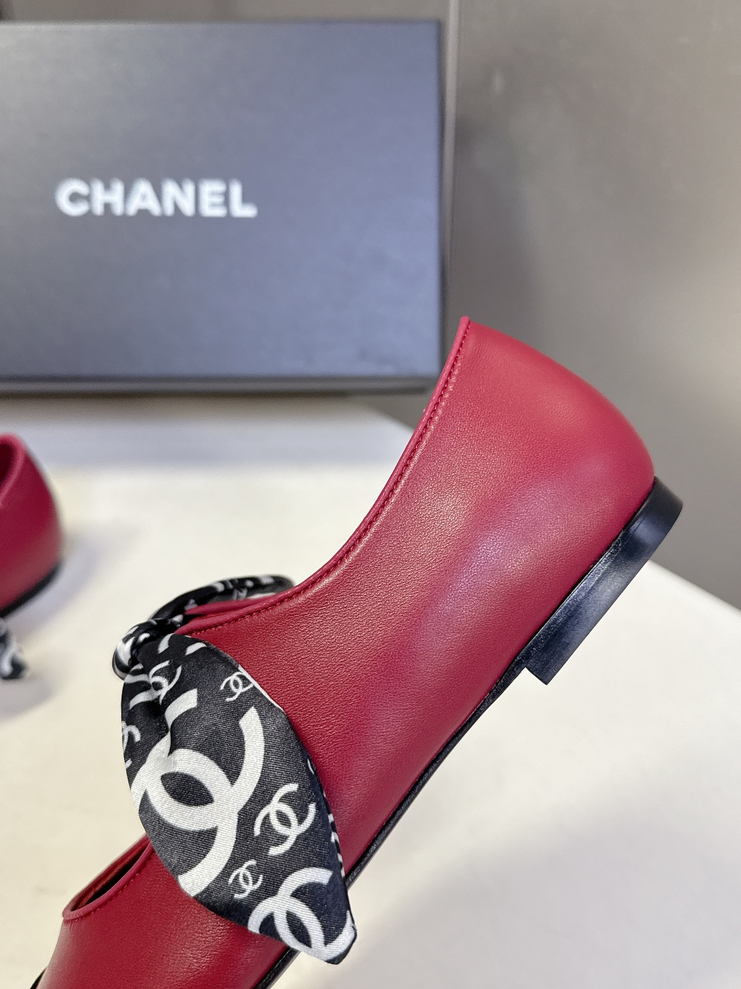 CHANEL香奈儿26C春夏最新款玛丽珍鞋 超多网红时尚博主种草 高级感舒适，配女神们的半身裙 经典的小