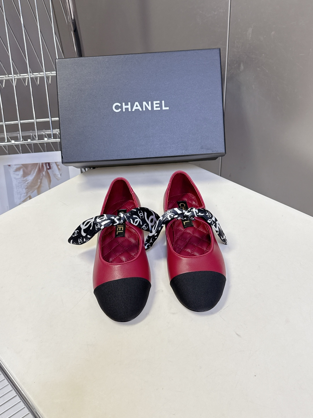 CHANEL香奈儿26C春夏最新款玛丽珍鞋 超多网红时尚博主种草 高级感舒适，配女神们的半身裙 经典的小