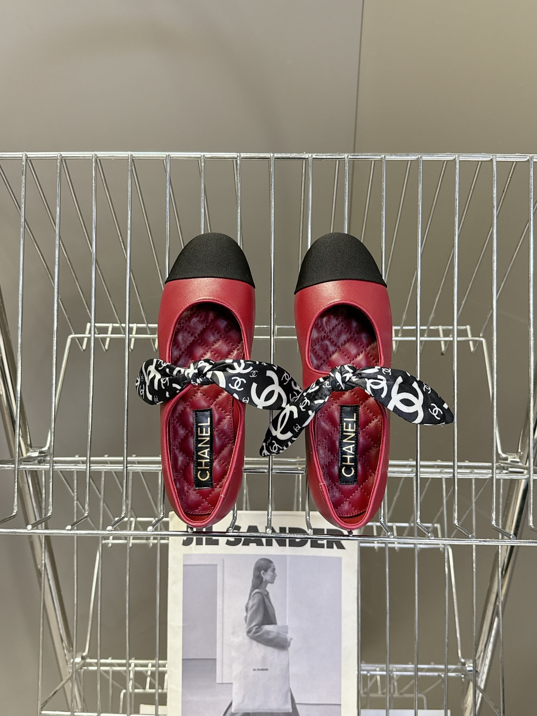 CHANEL香奈儿26C春夏最新款玛丽珍鞋 超多网红时尚博主种草 高级感舒适，配女神们的半身裙 经典的小