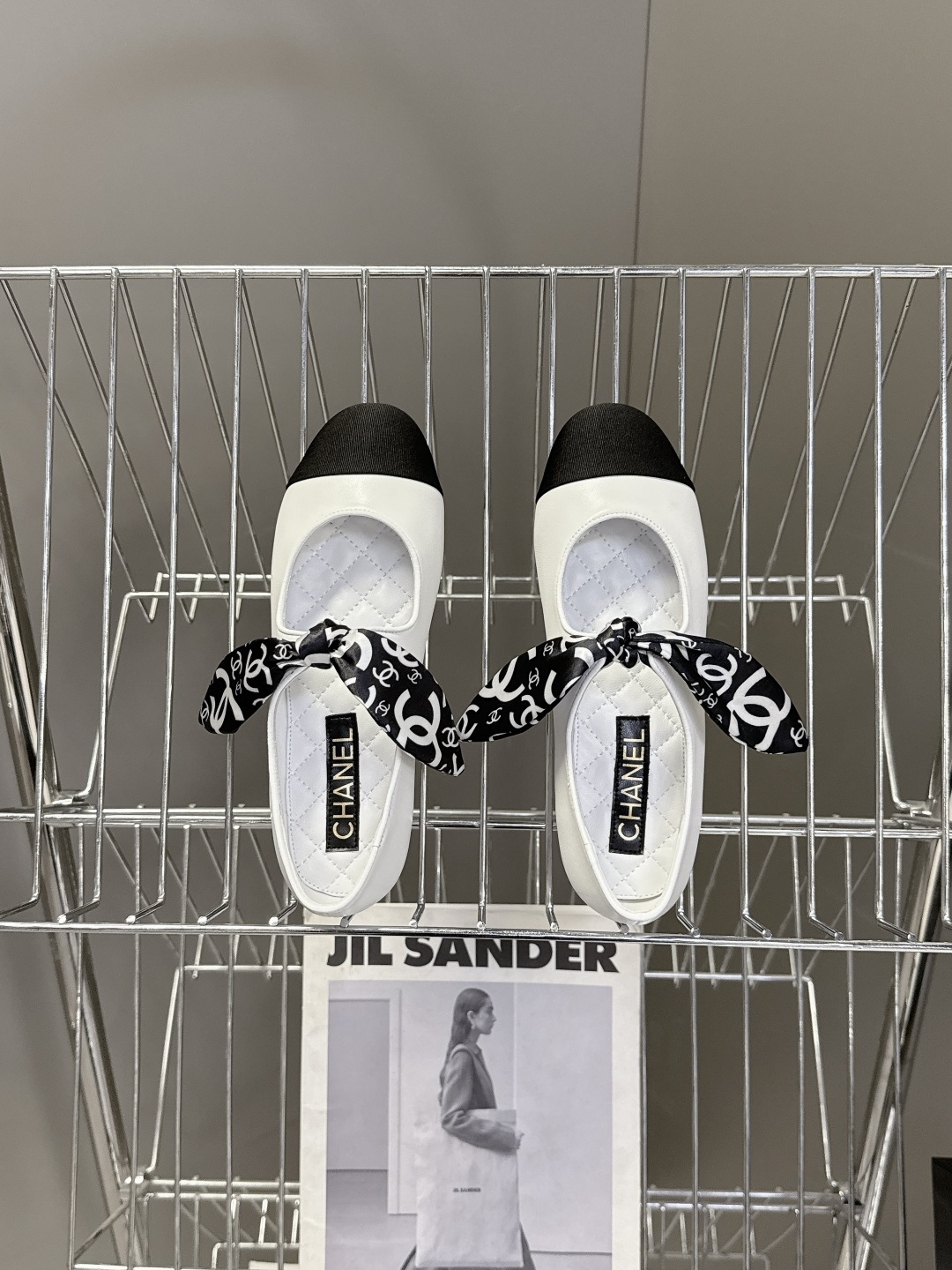 CHANEL香奈儿26C春夏最新款玛丽珍鞋 超多网红时尚博主种草 高级感舒适，配女神们的半身裙 经典的小