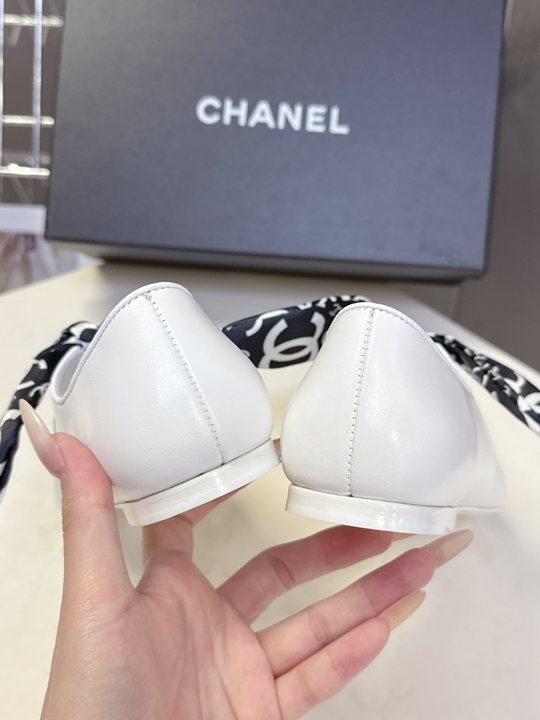 CHANEL香奈儿26C春夏最新款玛丽珍鞋 超多网红时尚博主种草 高级感舒适，配女神们的半身裙 经典的小