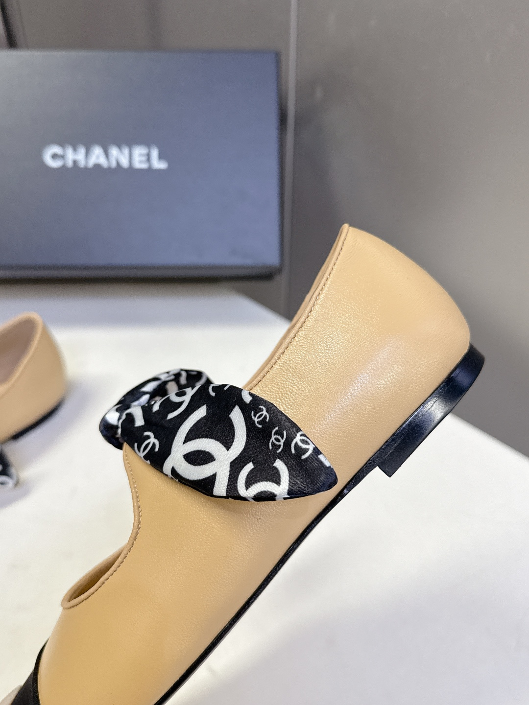 CHANEL香奈儿26C春夏最新款玛丽珍鞋 超多网红时尚博主种草 高级感舒适，配女神们的半身裙 经典的小