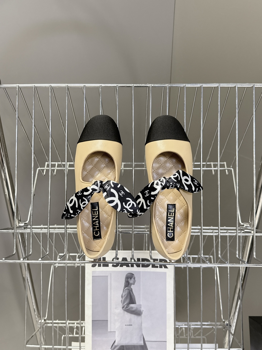 CHANEL香奈儿26C春夏最新款玛丽珍鞋 超多网红时尚博主种草 高级感舒适，配女神们的半身裙 经典的小