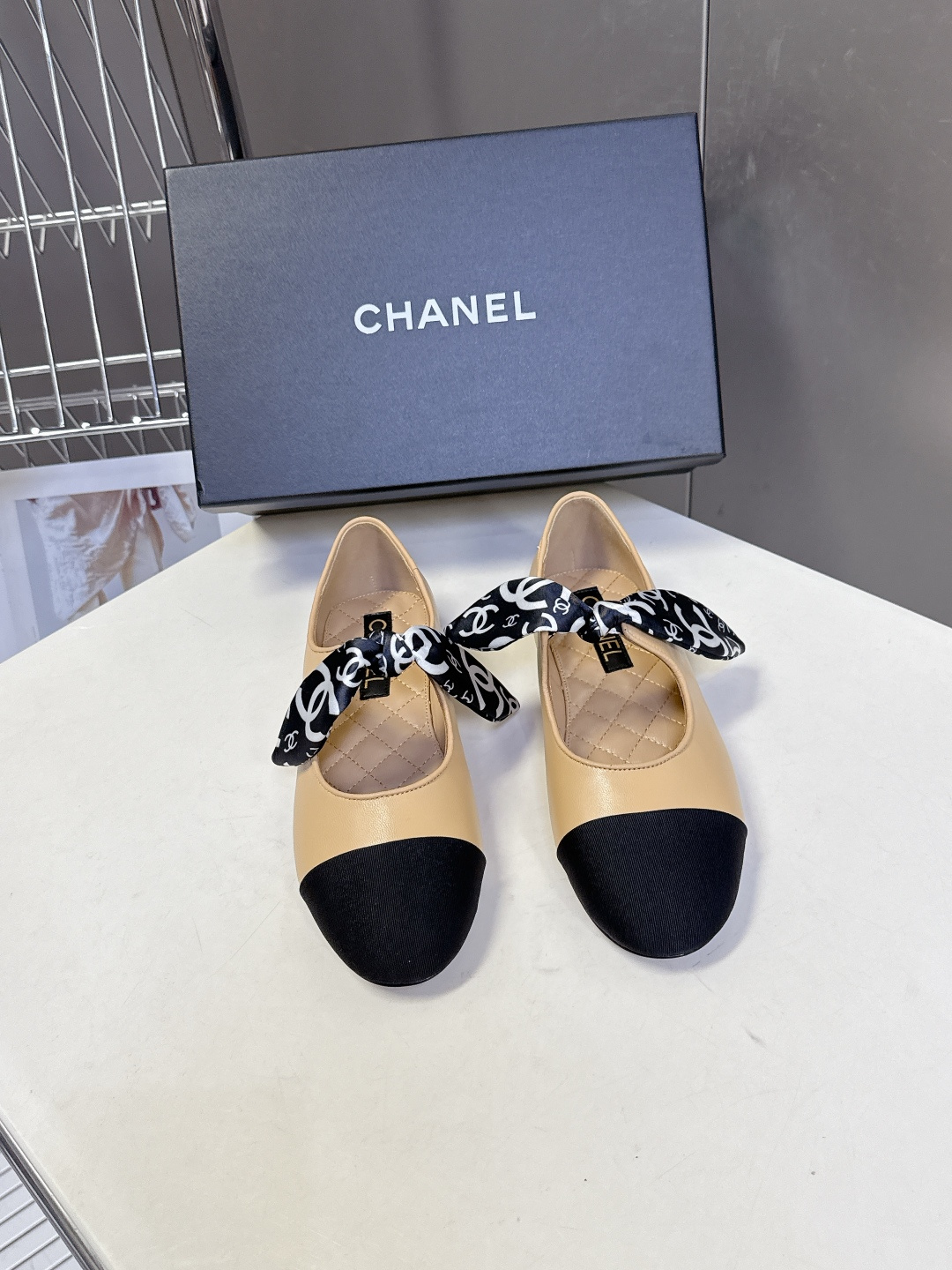 CHANEL香奈儿26C春夏最新款玛丽珍鞋 超多网红时尚博主种草 高级感舒适，配女神们的半身裙 经典的小