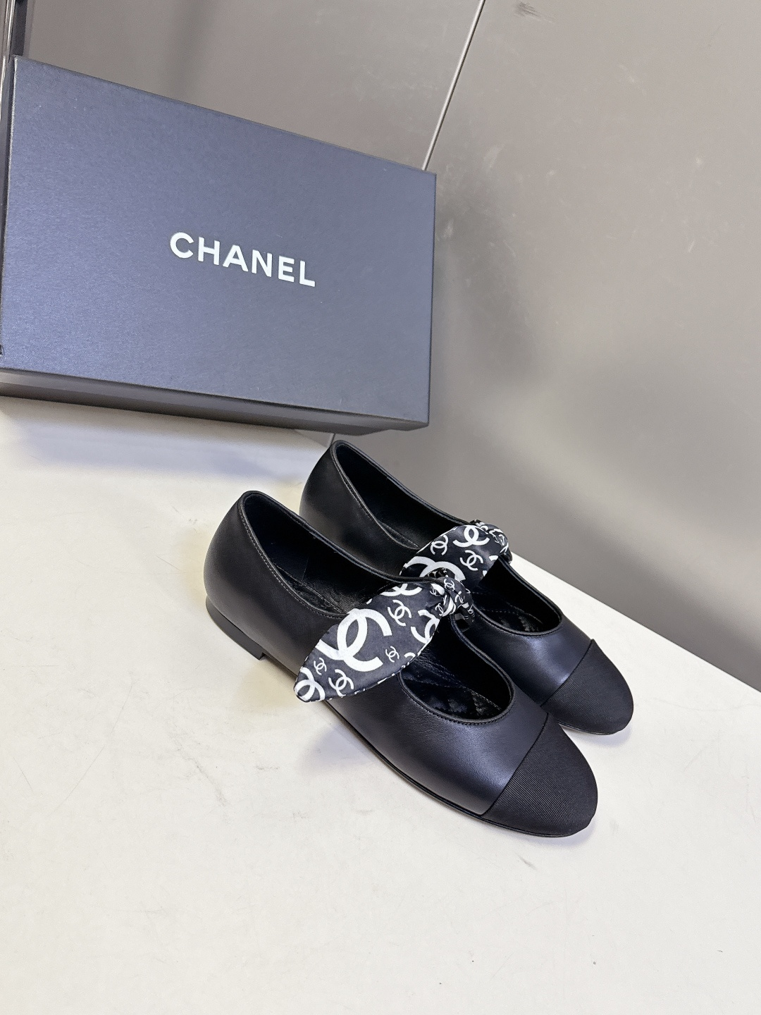 CHANEL香奈儿26C春夏最新款玛丽珍鞋 超多网红时尚博主种草 高级感舒适，配女神们的半身裙 经典的小