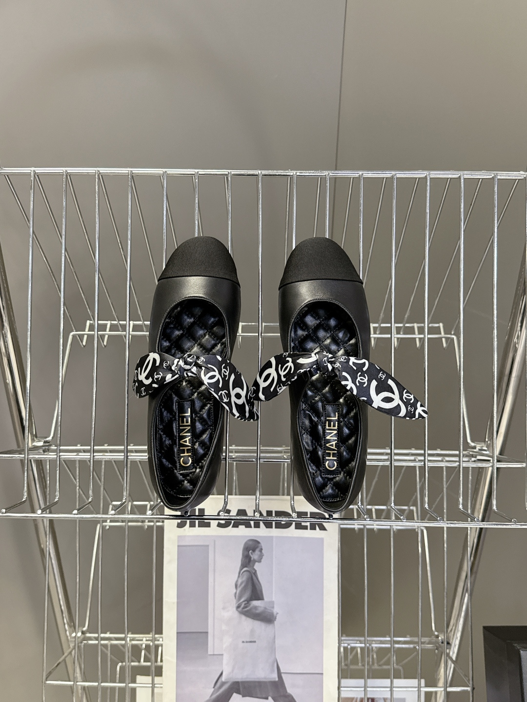 CHANEL香奈儿26C春夏最新款玛丽珍鞋 超多网红时尚博主种草 高级感舒适，配女神们的半身裙 经典的小