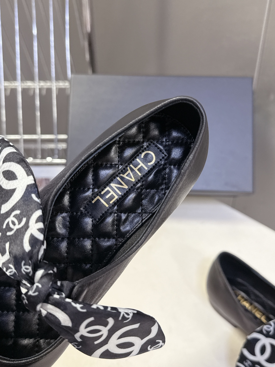 CHANEL香奈儿26C春夏最新款玛丽珍鞋 超多网红时尚博主种草 高级感舒适，配女神们的半身裙 经典的小