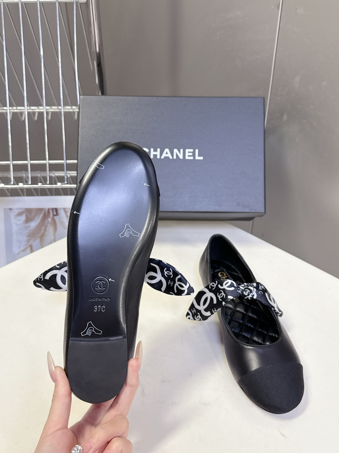 CHANEL香奈儿26C春夏最新款玛丽珍鞋 超多网红时尚博主种草 高级感舒适，配女神们的半身裙 经典的小