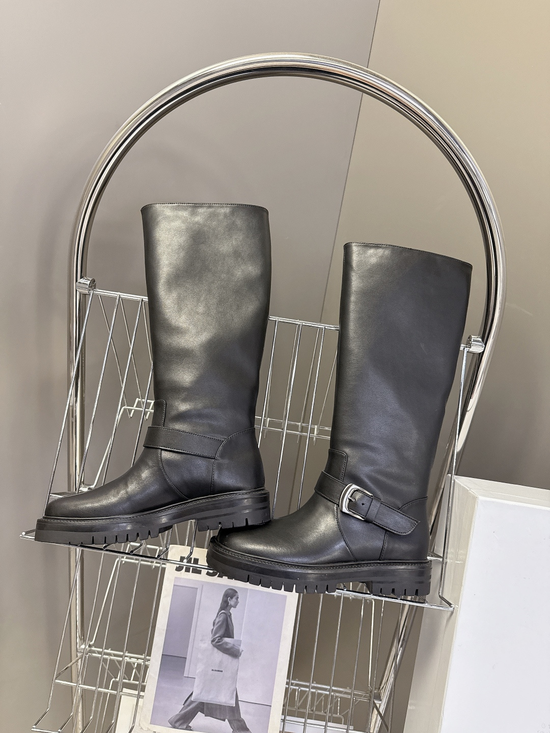 马吉拉MM6秋冬最新款复古长靴 超多明星网红种草 简约的配色和百搭 上脚 时尚感十足 💯 上脚超级舒服的