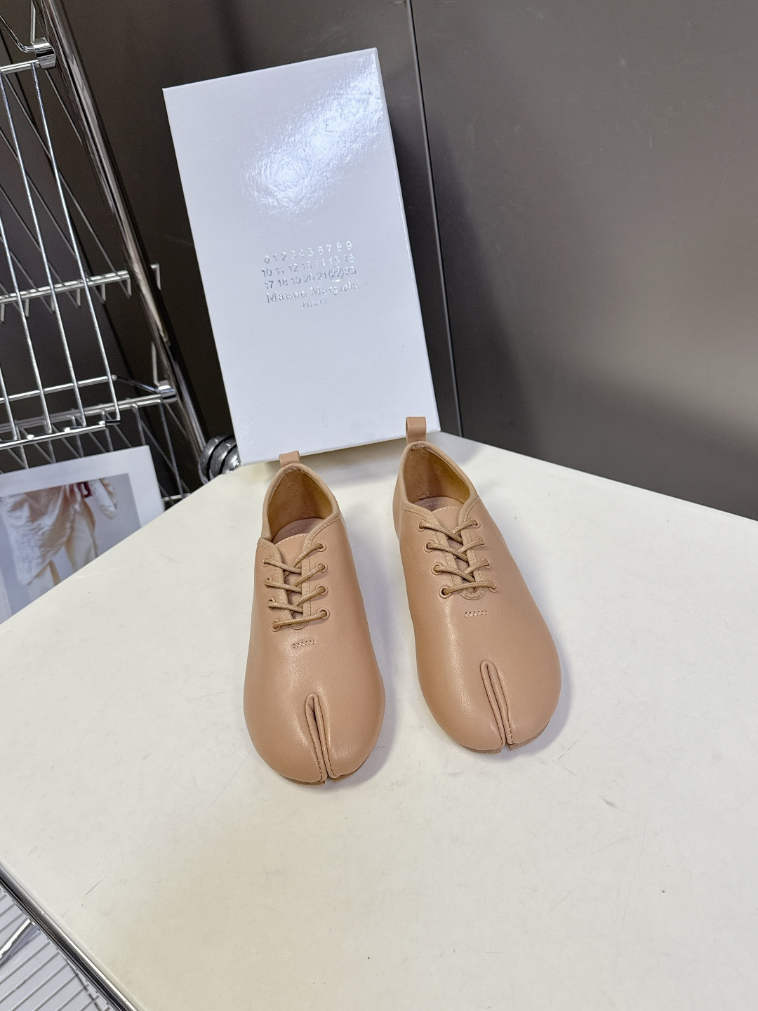 Maison Margiela·MM6马吉拉玛丽珍分趾单鞋 芭蕾舞鞋 超多明星网红种草 MM6作为这两年