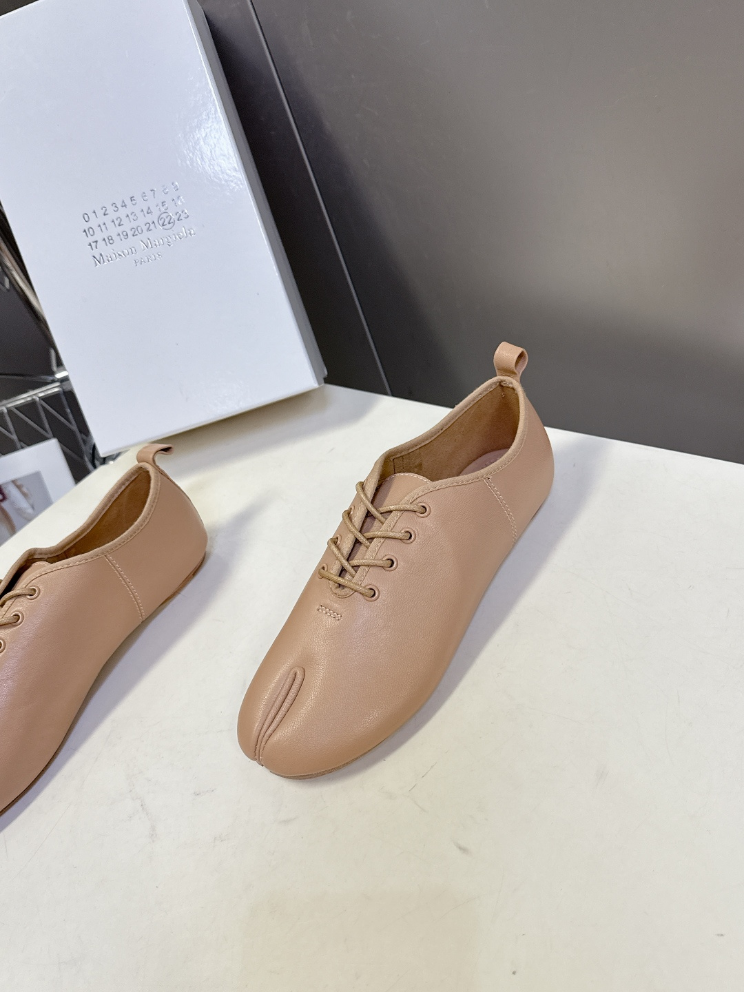 Maison Margiela·MM6马吉拉玛丽珍分趾单鞋 芭蕾舞鞋 超多明星网红种草 MM6作为这两年