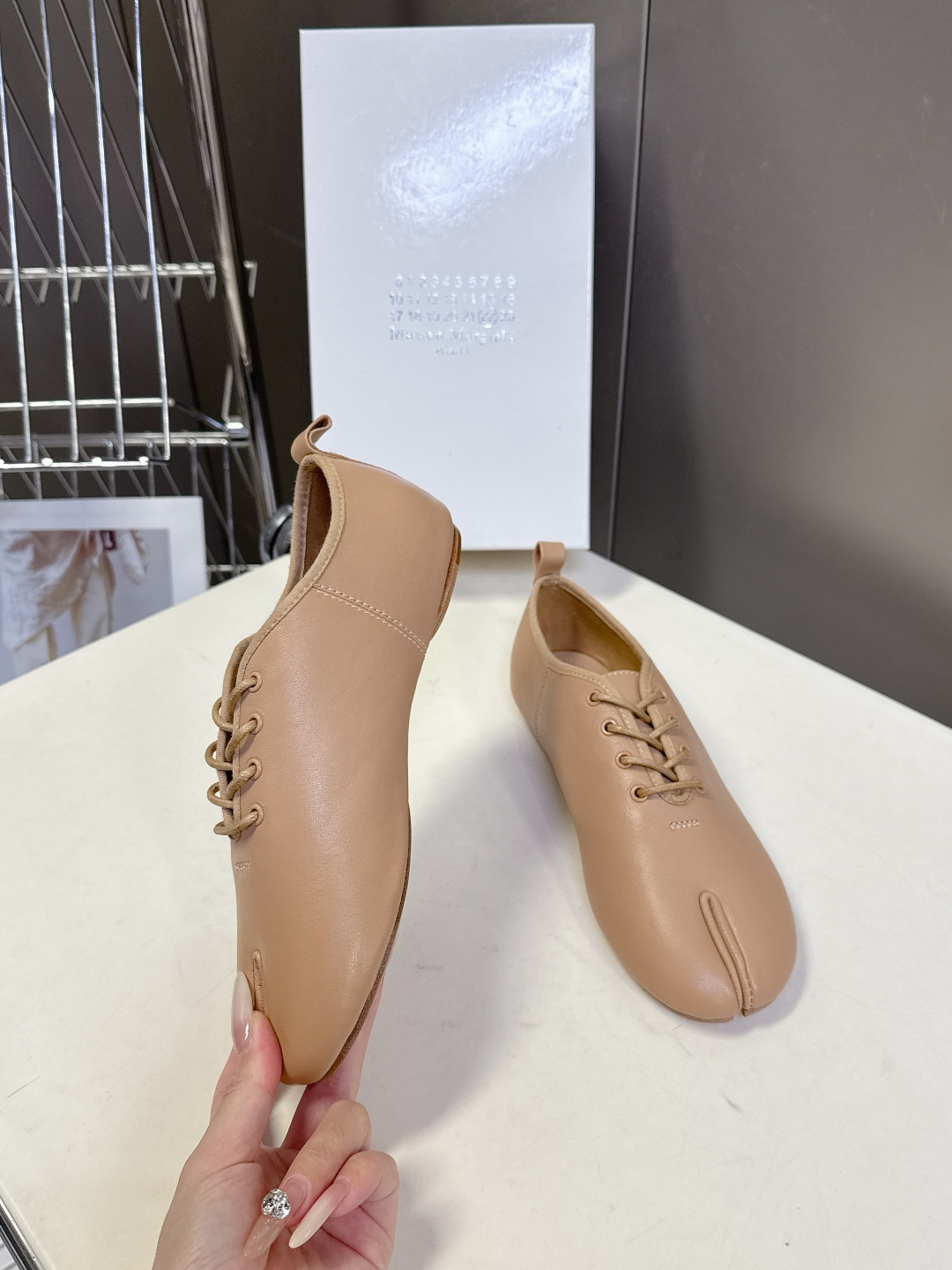 Maison Margiela·MM6马吉拉玛丽珍分趾单鞋 芭蕾舞鞋 超多明星网红种草 MM6作为这两年