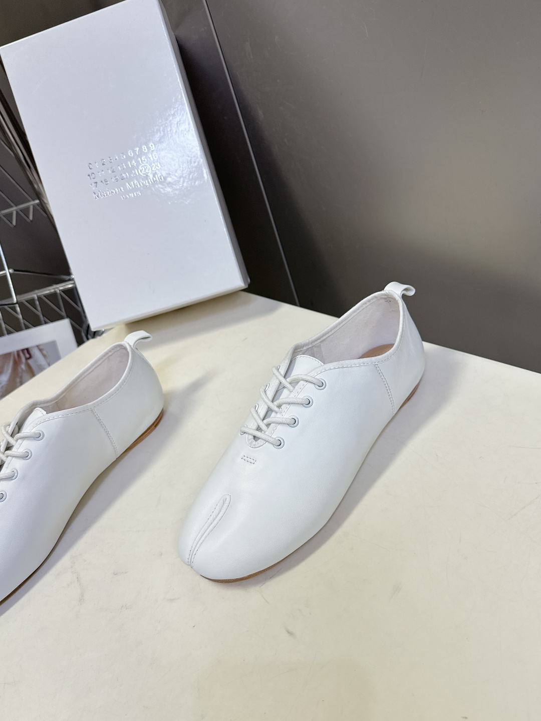 Maison Margiela·MM6马吉拉玛丽珍分趾单鞋 芭蕾舞鞋 超多明星网红种草 MM6作为这两年