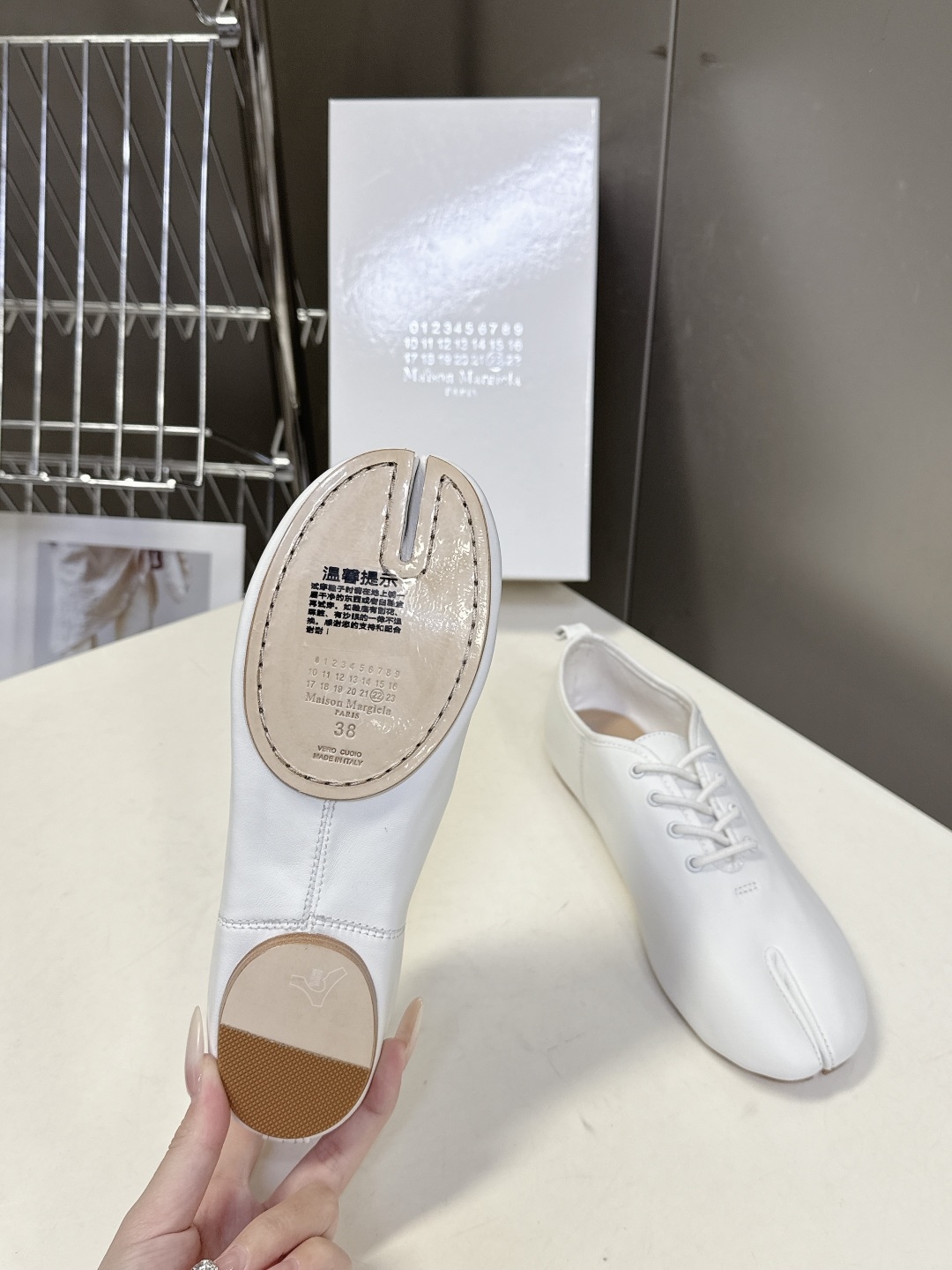 Maison Margiela·MM6马吉拉玛丽珍分趾单鞋 芭蕾舞鞋 超多明星网红种草 MM6作为这两年