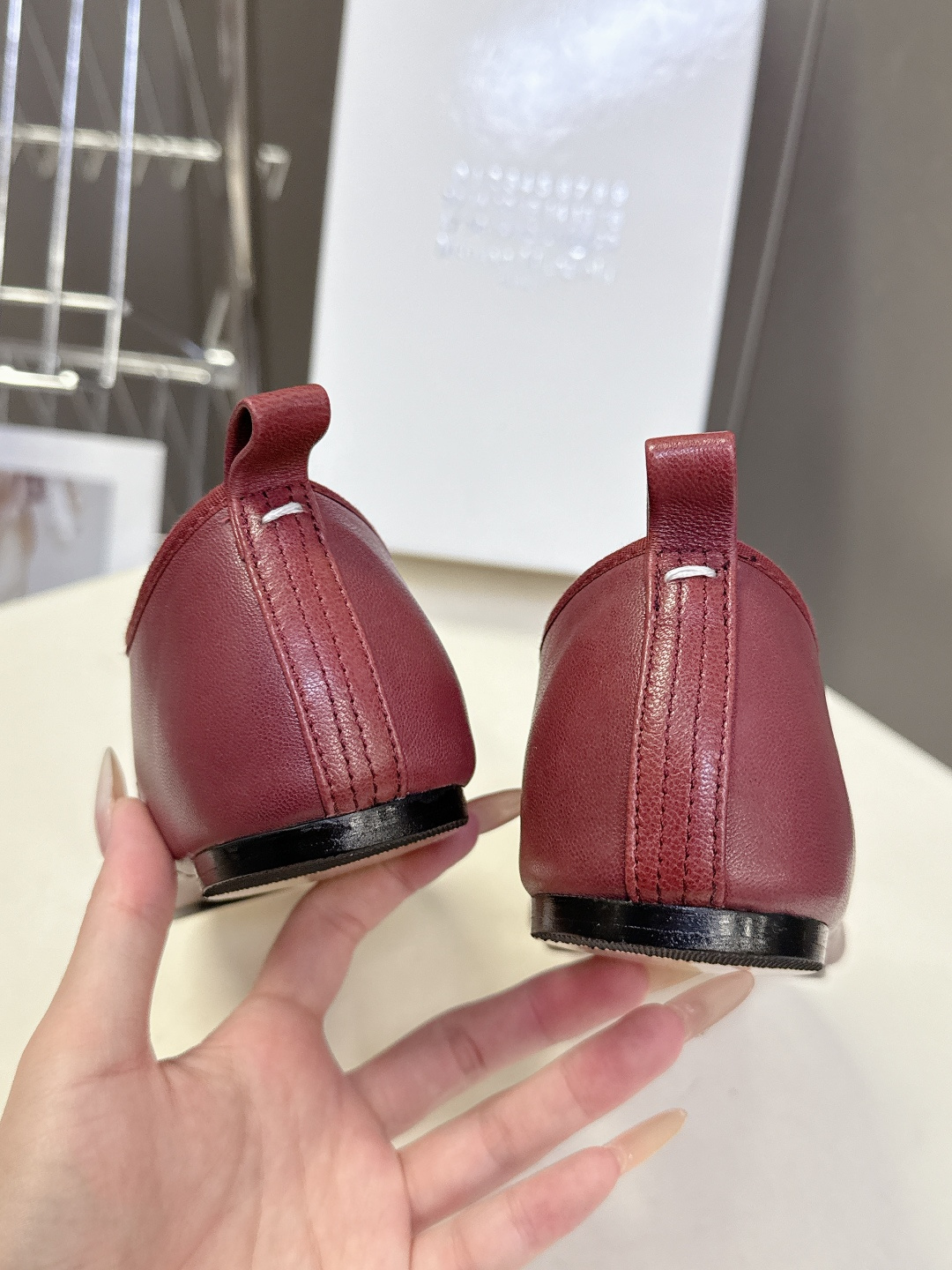 Maison Margiela·MM6马吉拉玛丽珍分趾单鞋 芭蕾舞鞋 超多明星网红种草 MM6作为这两年