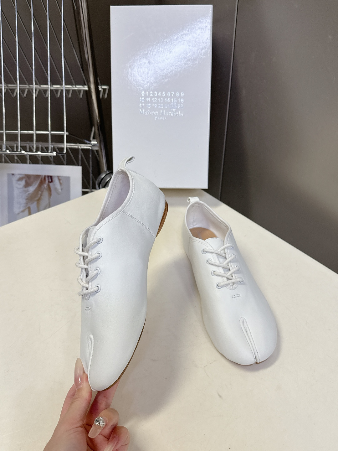 Maison Margiela·MM6马吉拉玛丽珍分趾单鞋 芭蕾舞鞋 超多明星网红种草 MM6作为这两年