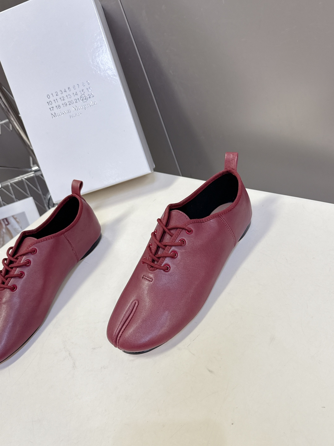 Maison Margiela·MM6马吉拉玛丽珍分趾单鞋 芭蕾舞鞋 超多明星网红种草 MM6作为这两年