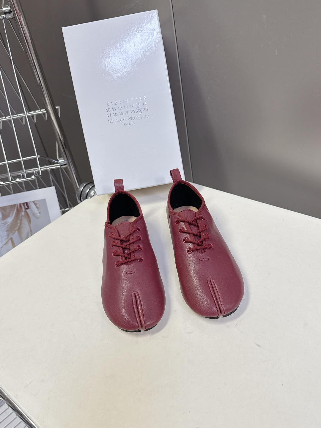 Maison Margiela·MM6马吉拉玛丽珍分趾单鞋 芭蕾舞鞋 超多明星网红种草 MM6作为这两年