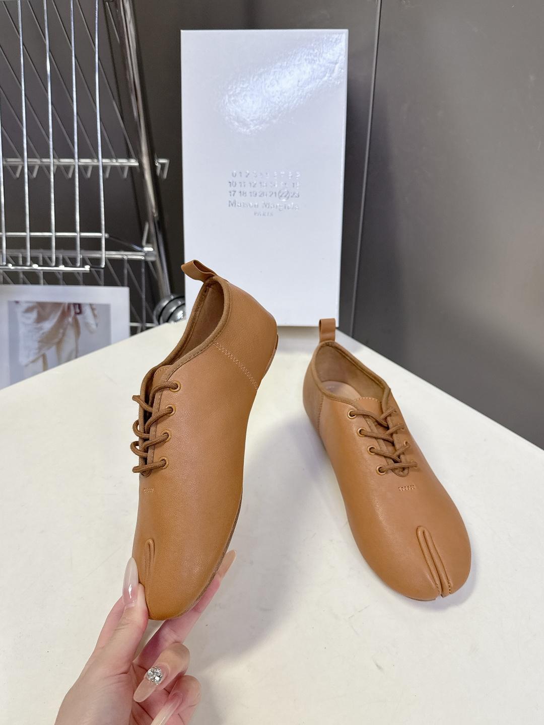 Maison Margiela·MM6马吉拉玛丽珍分趾单鞋 芭蕾舞鞋 超多明星网红种草 MM6作为这两年