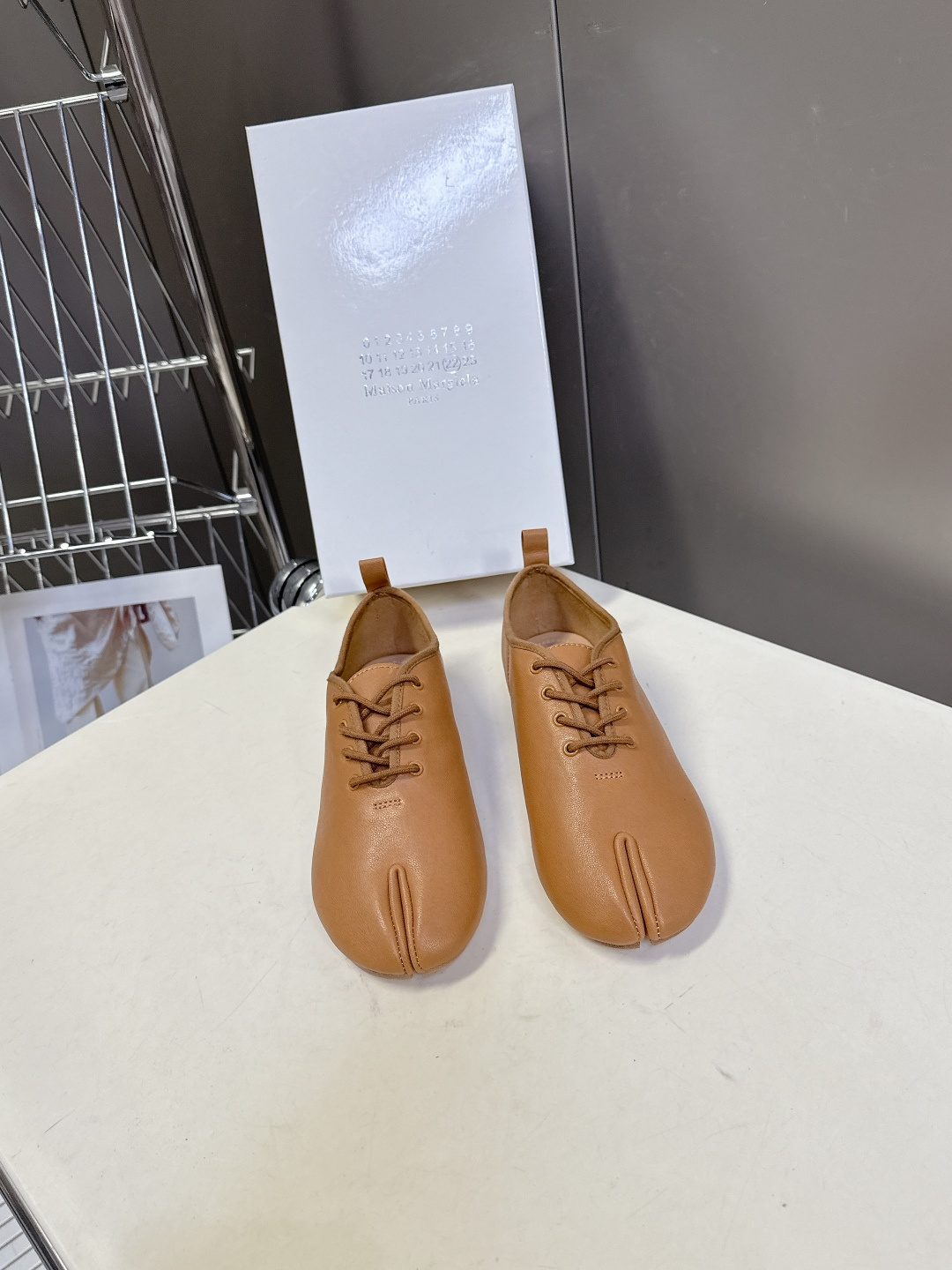 Maison Margiela·MM6马吉拉玛丽珍分趾单鞋 芭蕾舞鞋 超多明星网红种草 MM6作为这两年