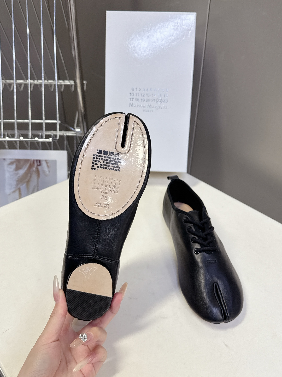 Maison Margiela·MM6马吉拉玛丽珍分趾单鞋 芭蕾舞鞋 超多明星网红种草 MM6作为这两年