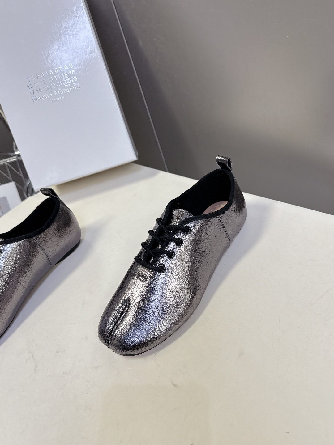 Maison Margiela·MM6马吉拉玛丽珍分趾单鞋 芭蕾舞鞋 超多明星网红种草 MM6作为这两年