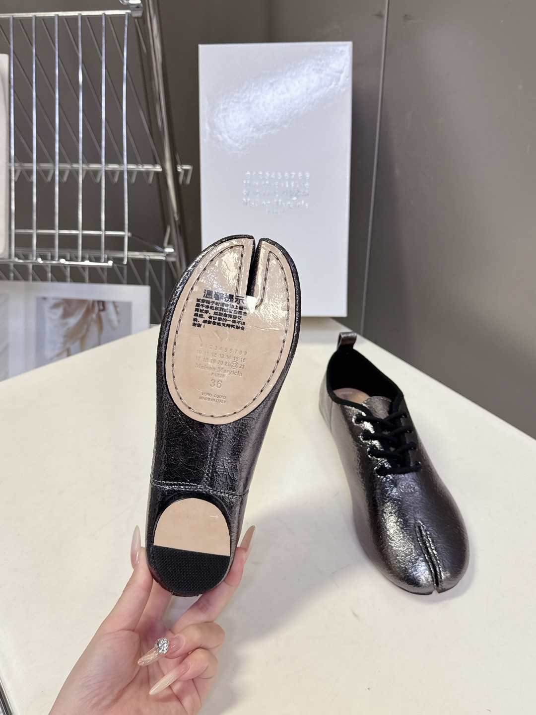 Maison Margiela·MM6马吉拉玛丽珍分趾单鞋 芭蕾舞鞋 超多明星网红种草 MM6作为这两年