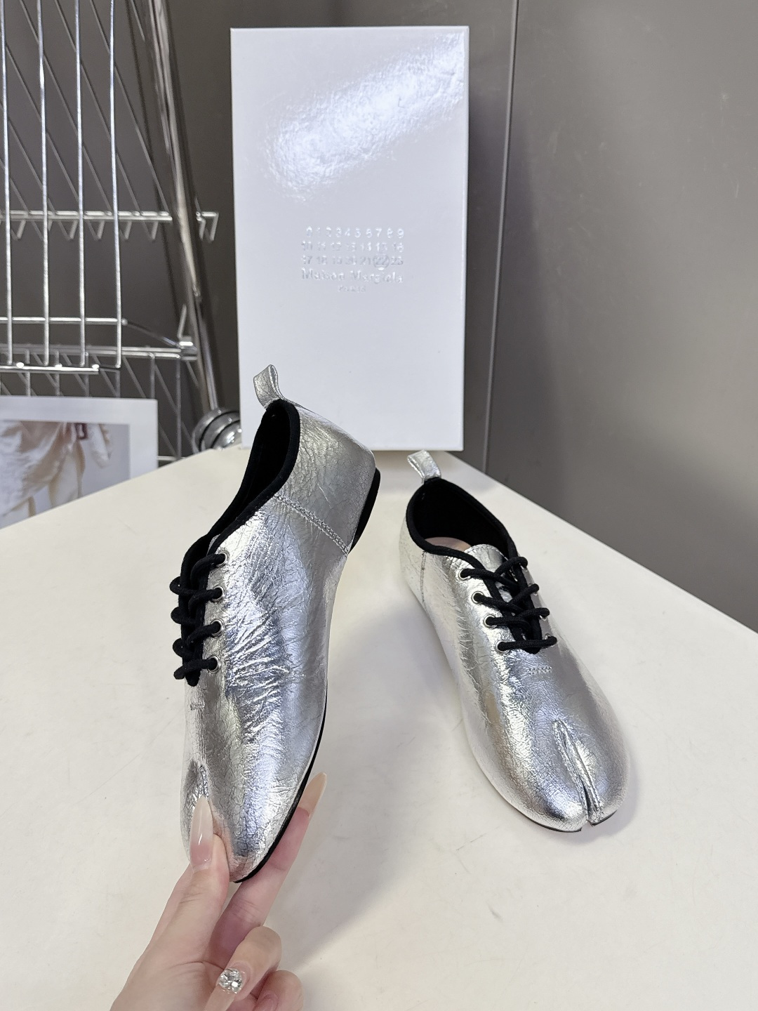 Maison Margiela·MM6马吉拉玛丽珍分趾单鞋 芭蕾舞鞋 超多明星网红种草 MM6作为这两年