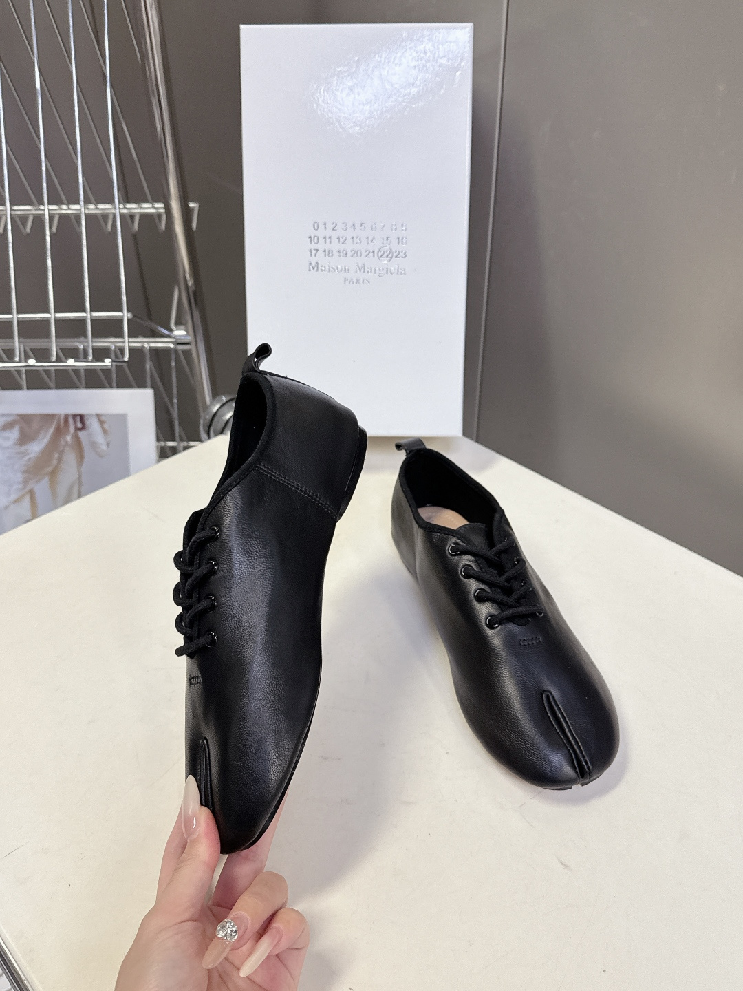 Maison Margiela·MM6马吉拉玛丽珍分趾单鞋 芭蕾舞鞋 超多明星网红种草 MM6作为这两年