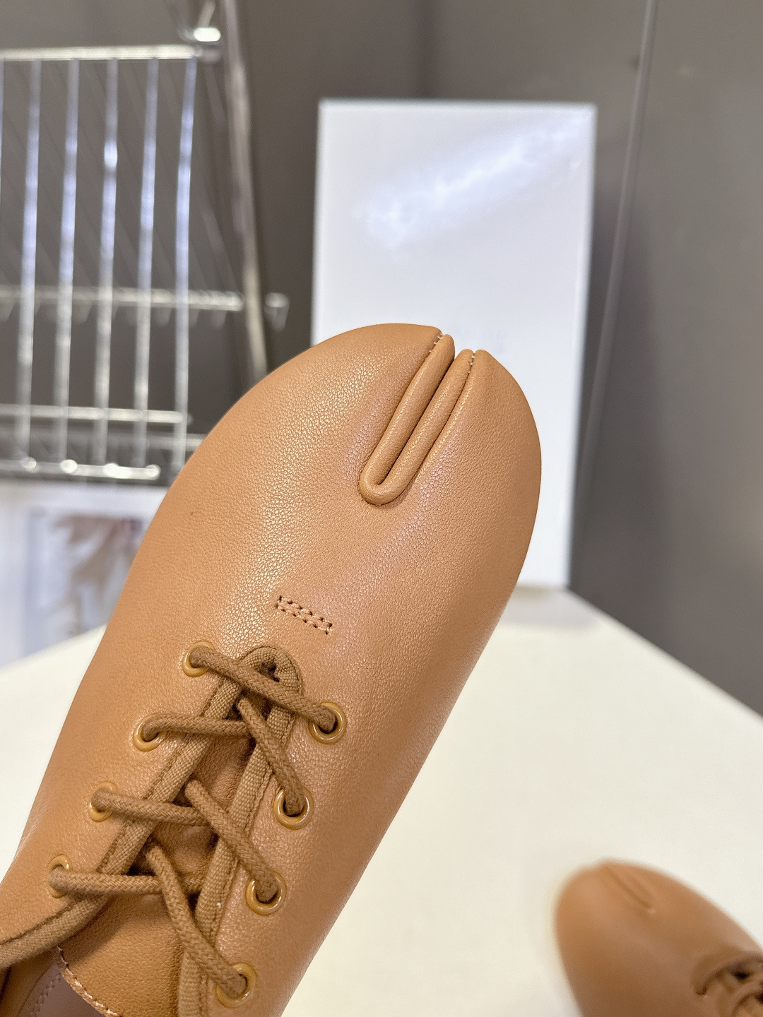 Maison Margiela·MM6马吉拉玛丽珍分趾单鞋 芭蕾舞鞋 超多明星网红种草 MM6作为这两年