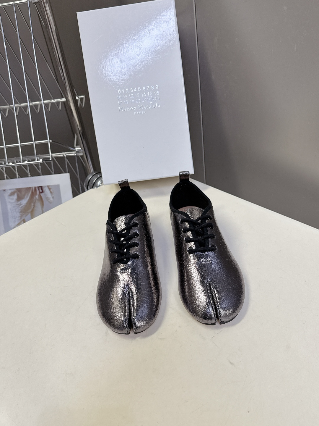 Maison Margiela·MM6马吉拉玛丽珍分趾单鞋 芭蕾舞鞋 超多明星网红种草 MM6作为这两年