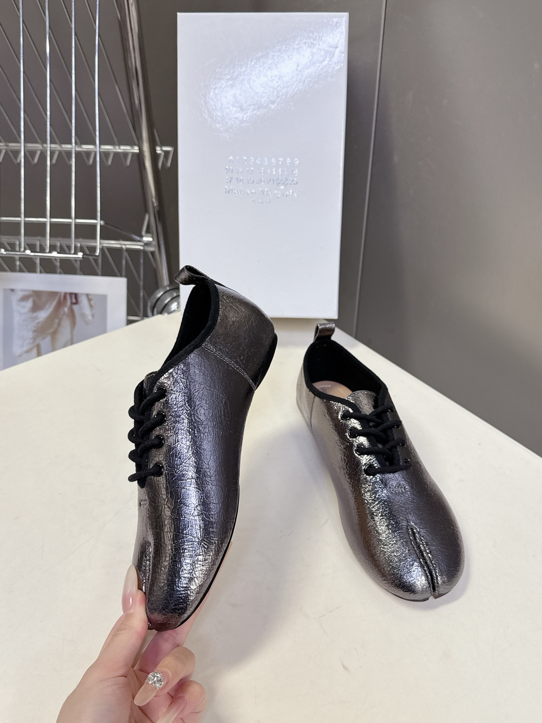 Maison Margiela·MM6马吉拉玛丽珍分趾单鞋 芭蕾舞鞋 超多明星网红种草 MM6作为这两年