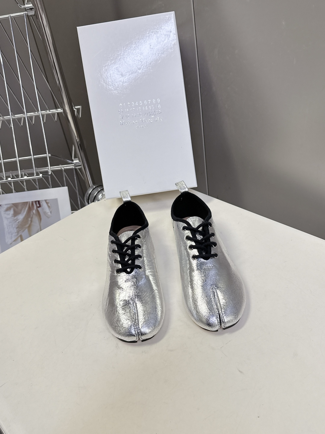 Maison Margiela·MM6马吉拉玛丽珍分趾单鞋 芭蕾舞鞋 超多明星网红种草 MM6作为这两年