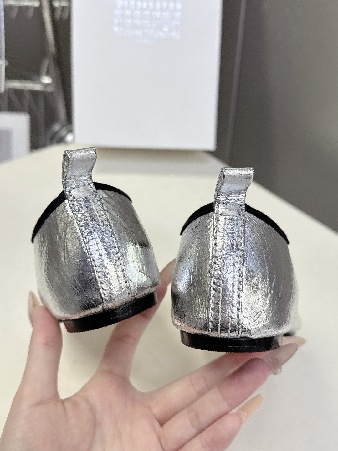 Maison Margiela·MM6马吉拉玛丽珍分趾单鞋 芭蕾舞鞋 超多明星网红种草 MM6作为这两年