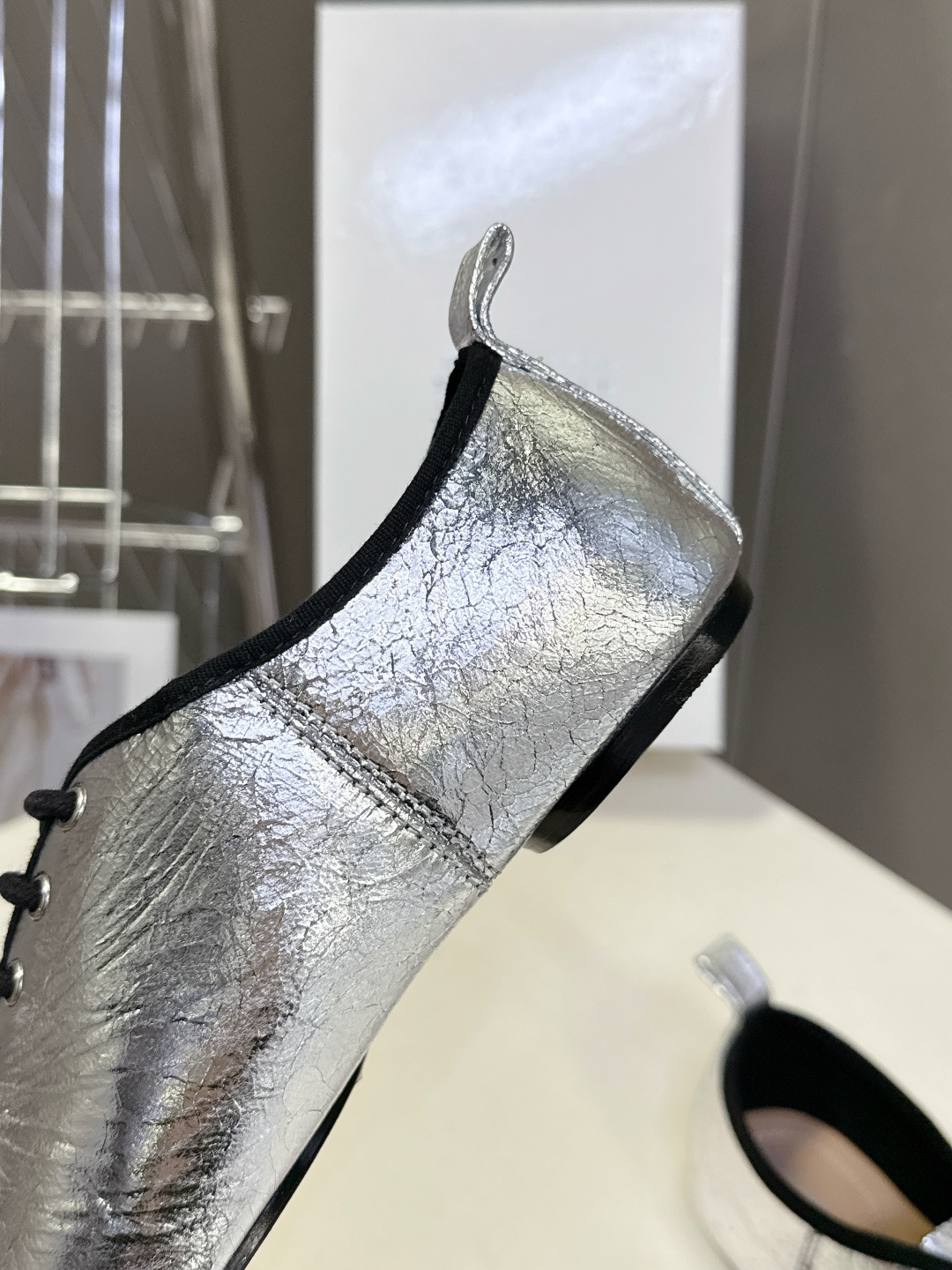 Maison Margiela·MM6马吉拉玛丽珍分趾单鞋 芭蕾舞鞋 超多明星网红种草 MM6作为这两年