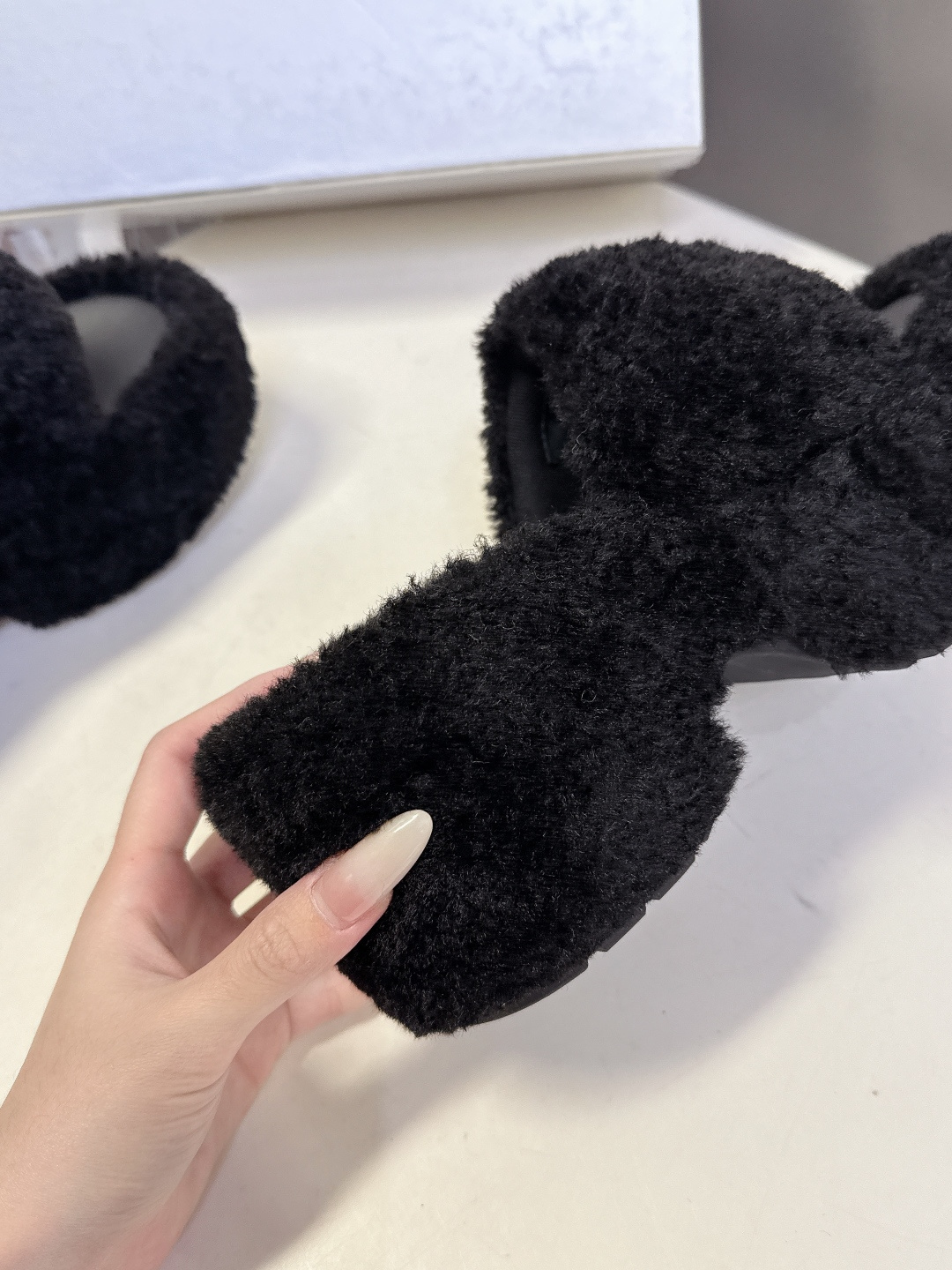 SMFK小众潮牌秋冬最新款厚底 毛毛拖鞋超多明星网红种草 有点野性有点个性 这一季的smfk真的让人心动