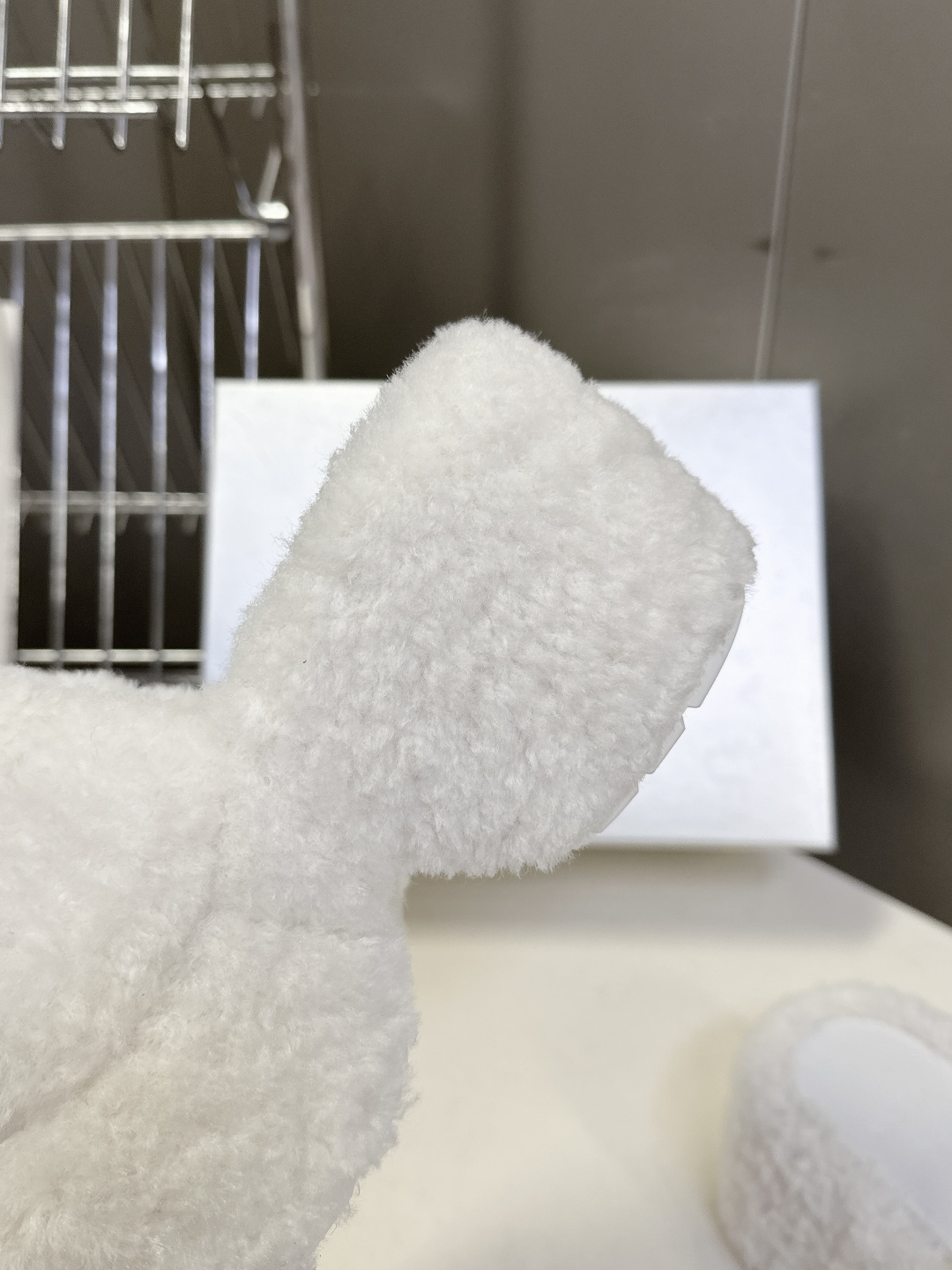 SMFK小众潮牌秋冬最新款厚底 毛毛拖鞋超多明星网红种草 有点野性有点个性 这一季的smfk真的让人心动