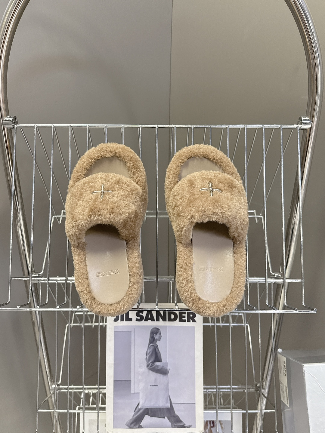 SMFK小众潮牌秋冬最新款厚底 毛毛拖鞋超多明星网红种草 有点野性有点个性 这一季的smfk真的让人心动