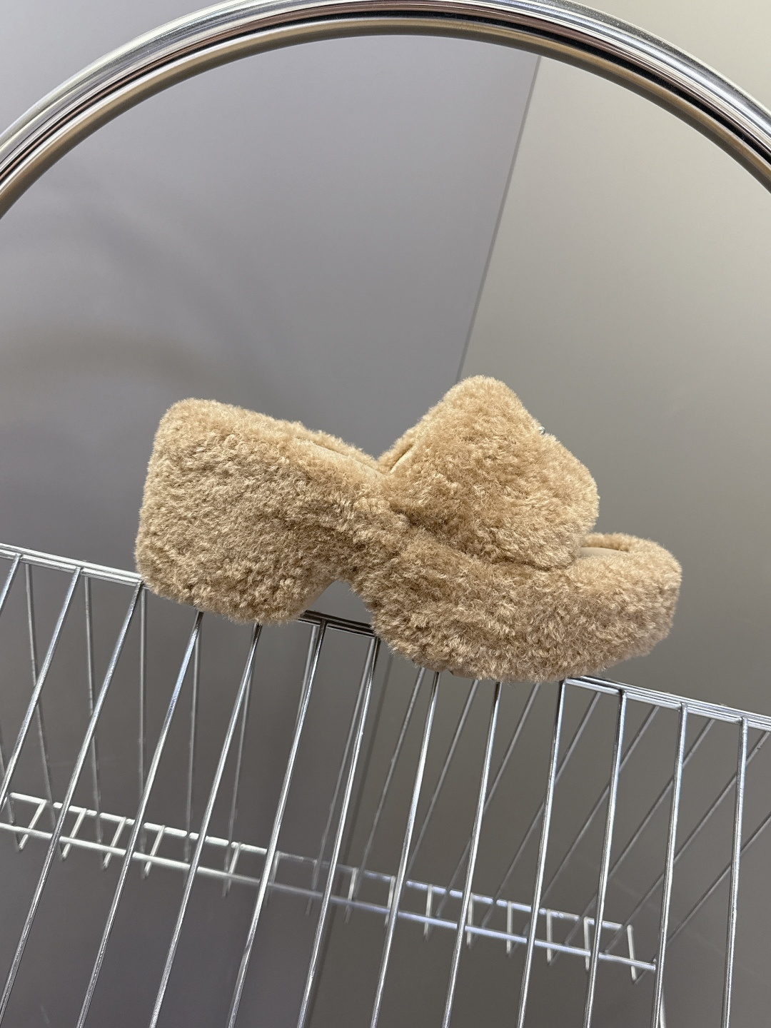 SMFK小众潮牌秋冬最新款厚底 毛毛拖鞋超多明星网红种草 有点野性有点个性 这一季的smfk真的让人心动