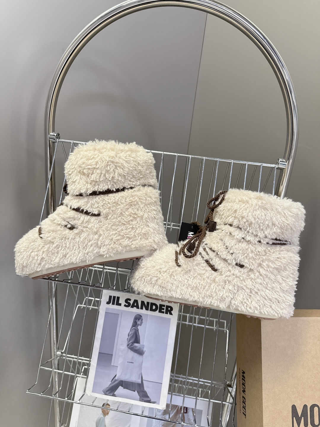 Moon Boot 秋冬最新款雪地靴 丑萌滑雪鞋超多明星网红种草 秋冬滑雪必备款 现在有一款更另类的雪地