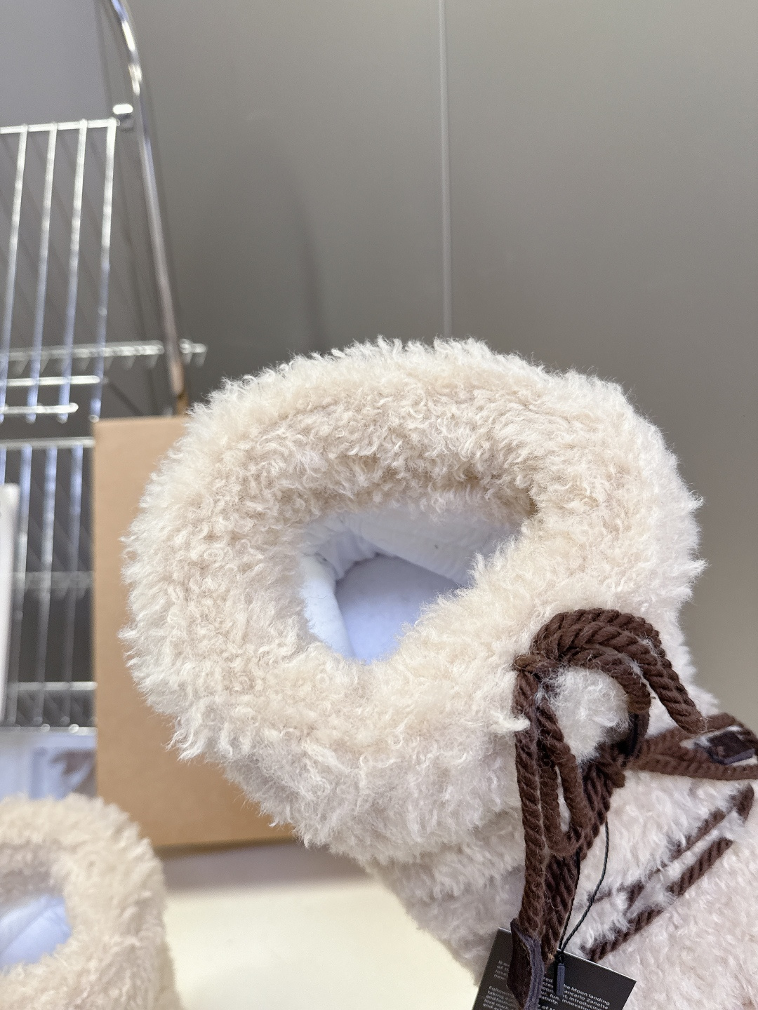 Moon Boot 秋冬最新款雪地靴 丑萌滑雪鞋超多明星网红种草 秋冬滑雪必备款 现在有一款更另类的雪地