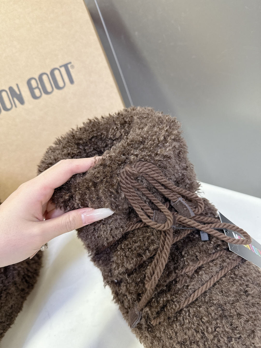 Moon Boot 秋冬最新款雪地靴 丑萌滑雪鞋超多明星网红种草 秋冬滑雪必备款 现在有一款更另类的雪地