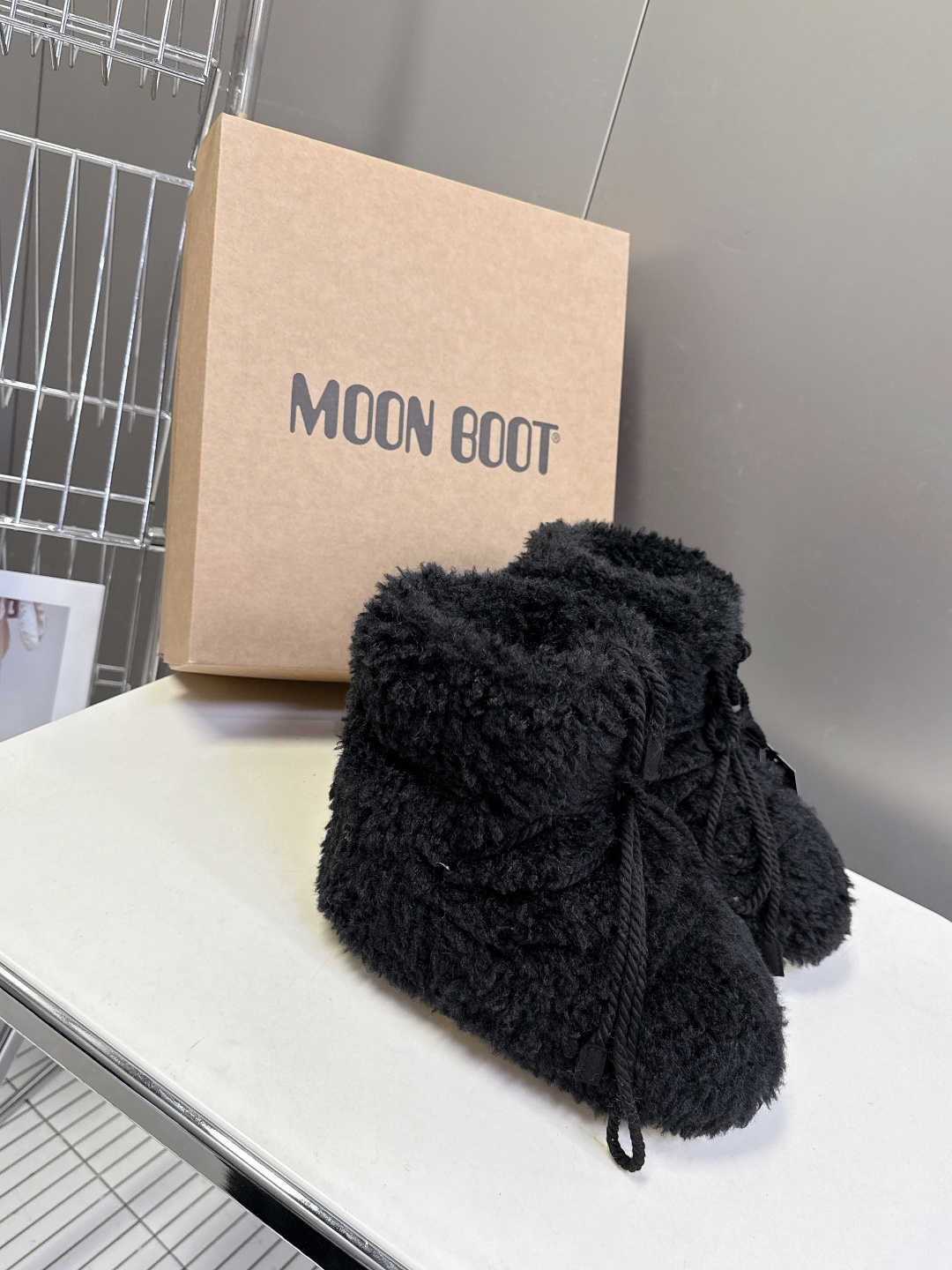 Moon Boot 秋冬最新款雪地靴 丑萌滑雪鞋超多明星网红种草 秋冬滑雪必备款 现在有一款更另类的雪地
