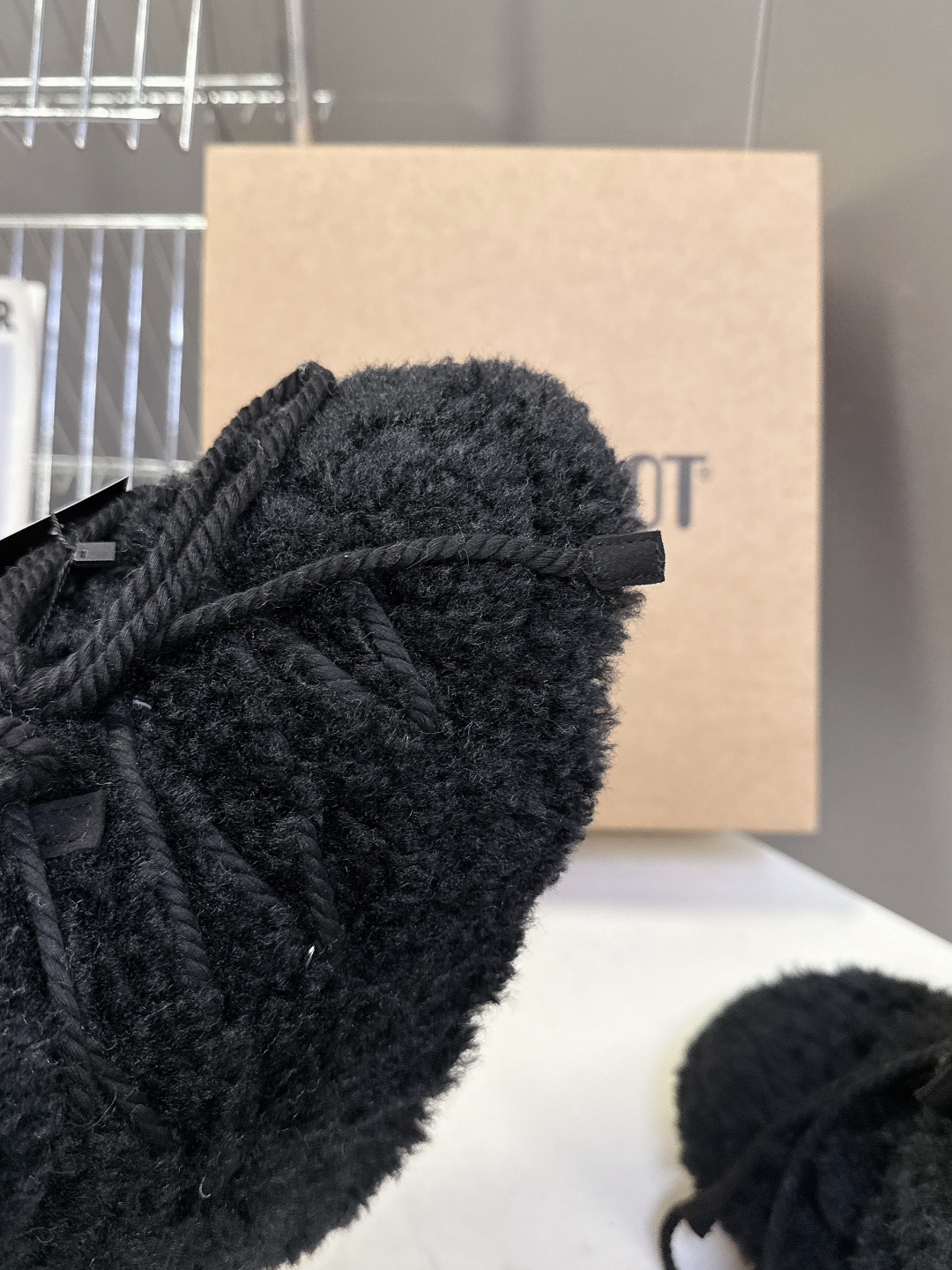 Moon Boot 秋冬最新款雪地靴 丑萌滑雪鞋超多明星网红种草 秋冬滑雪必备款 现在有一款更另类的雪地