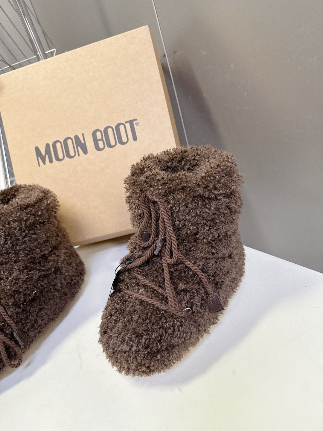 Moon Boot 秋冬最新款雪地靴 丑萌滑雪鞋超多明星网红种草 秋冬滑雪必备款 现在有一款更另类的雪地