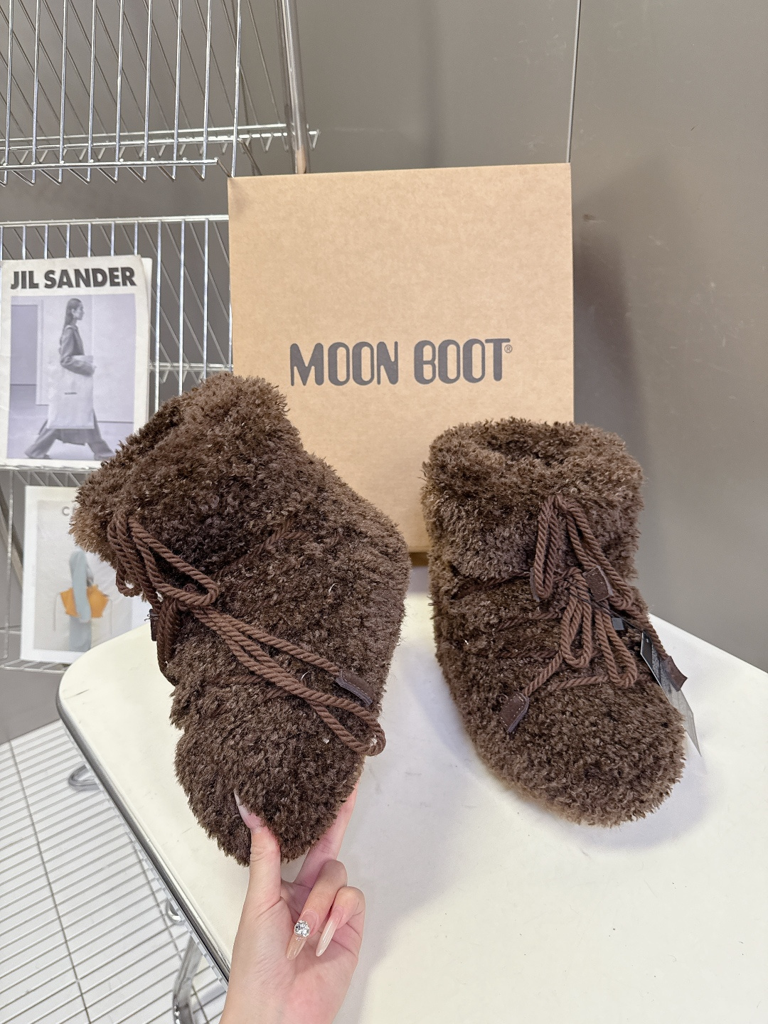 Moon Boot 秋冬最新款雪地靴 丑萌滑雪鞋超多明星网红种草 秋冬滑雪必备款 现在有一款更另类的雪地