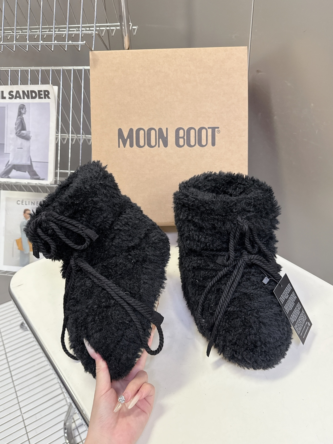 Moon Boot 秋冬最新款雪地靴 丑萌滑雪鞋超多明星网红种草 秋冬滑雪必备款 现在有一款更另类的雪地