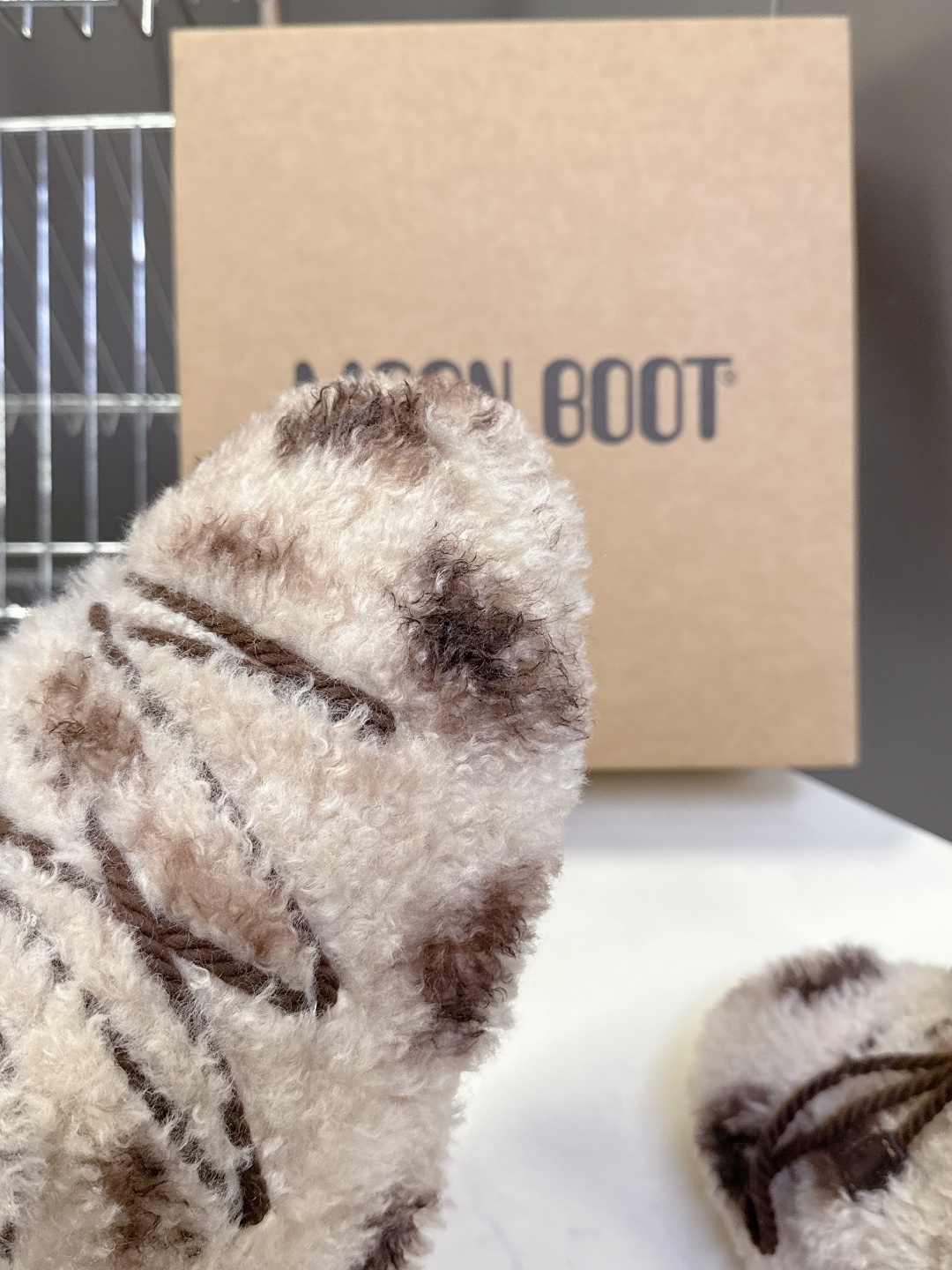 Moon Boot 秋冬最新款雪地靴 丑萌滑雪鞋超多明星网红种草 秋冬滑雪必备款 现在有一款更另类的雪地