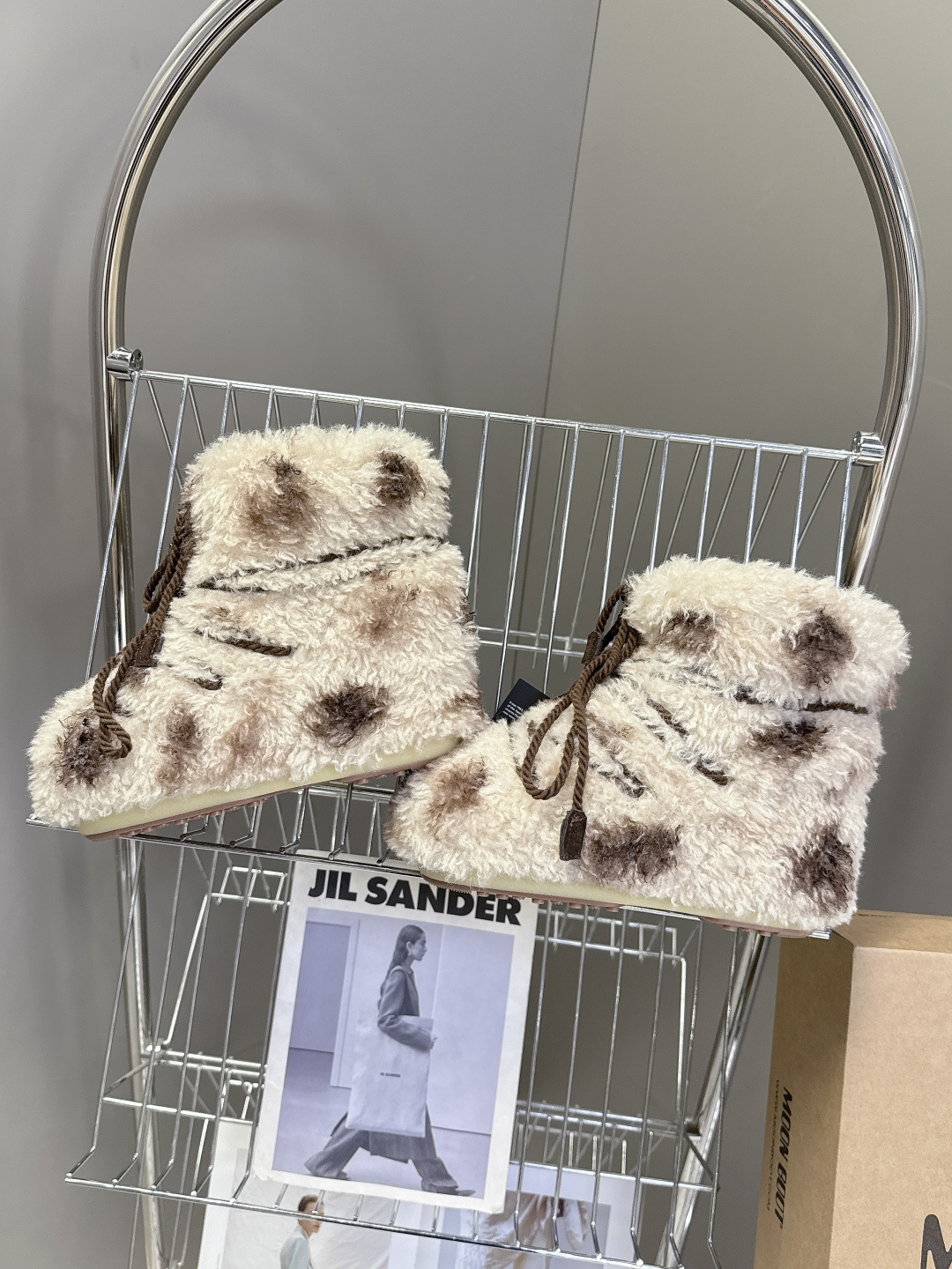 Moon Boot 秋冬最新款雪地靴 丑萌滑雪鞋超多明星网红种草 秋冬滑雪必备款 现在有一款更另类的雪地