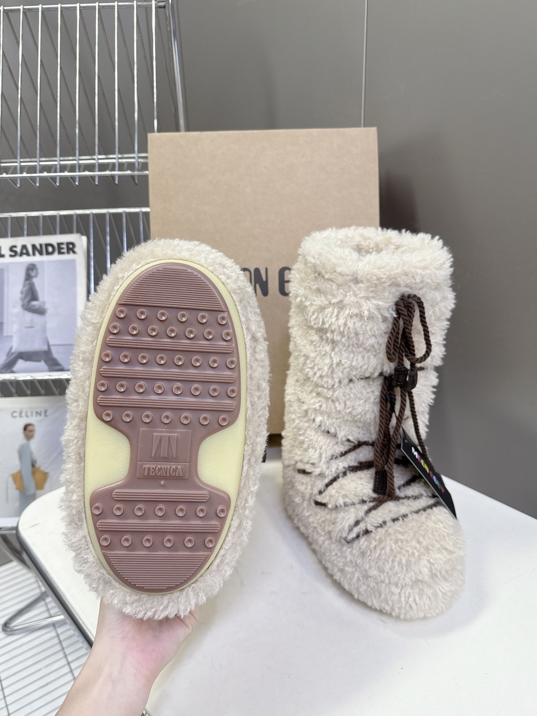 Moon Boot 秋冬最新款雪地靴 丑萌滑雪鞋超多明星网红种草 秋冬滑雪必备款 现在有一款更另类的雪地